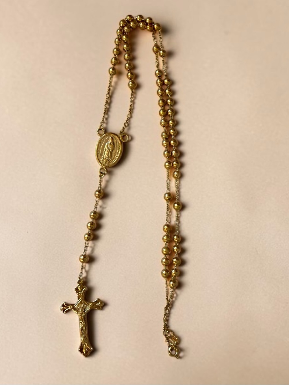 🫶🏻 Gold-Tone Rosary Necklace with Crucifix